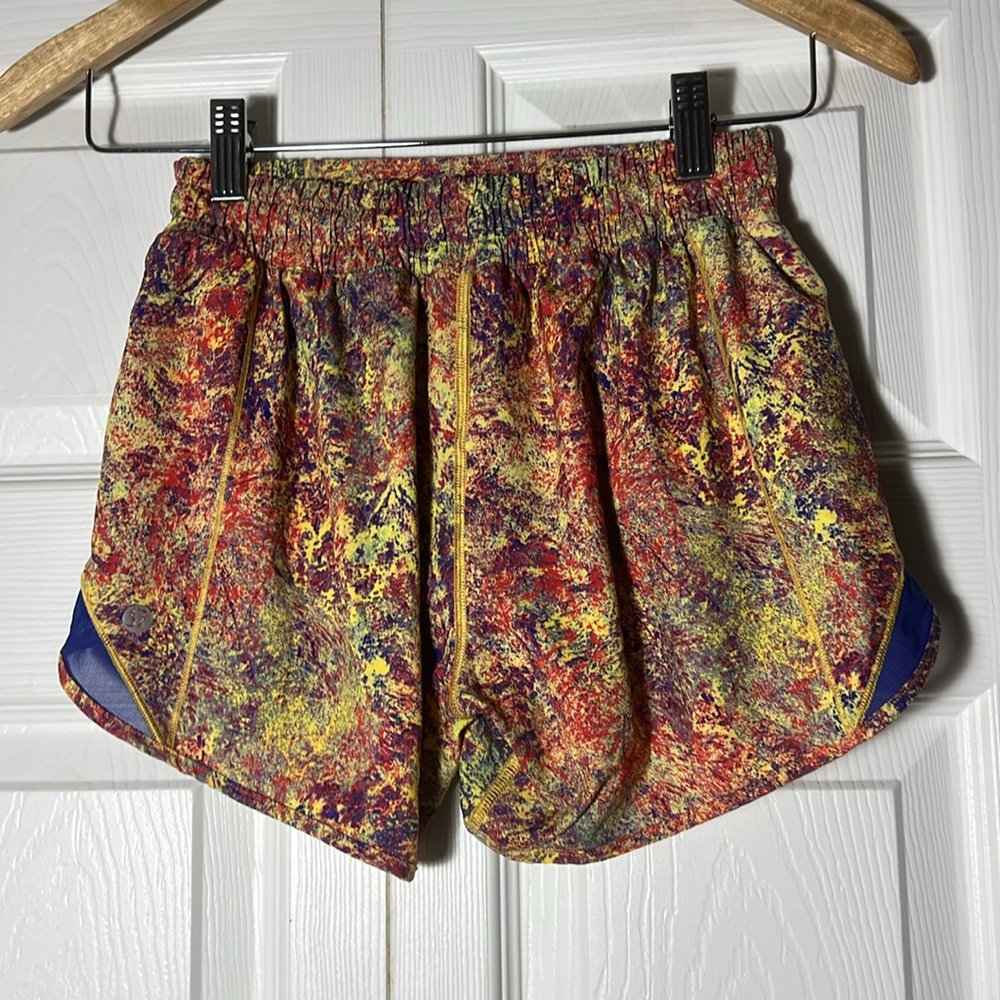Lululemon Athletica Hotty Hot Short 4 - Picture 5 of 12